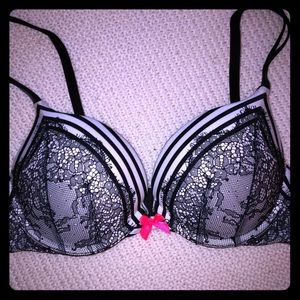 Victoria’s Secret push up Bra size 32C